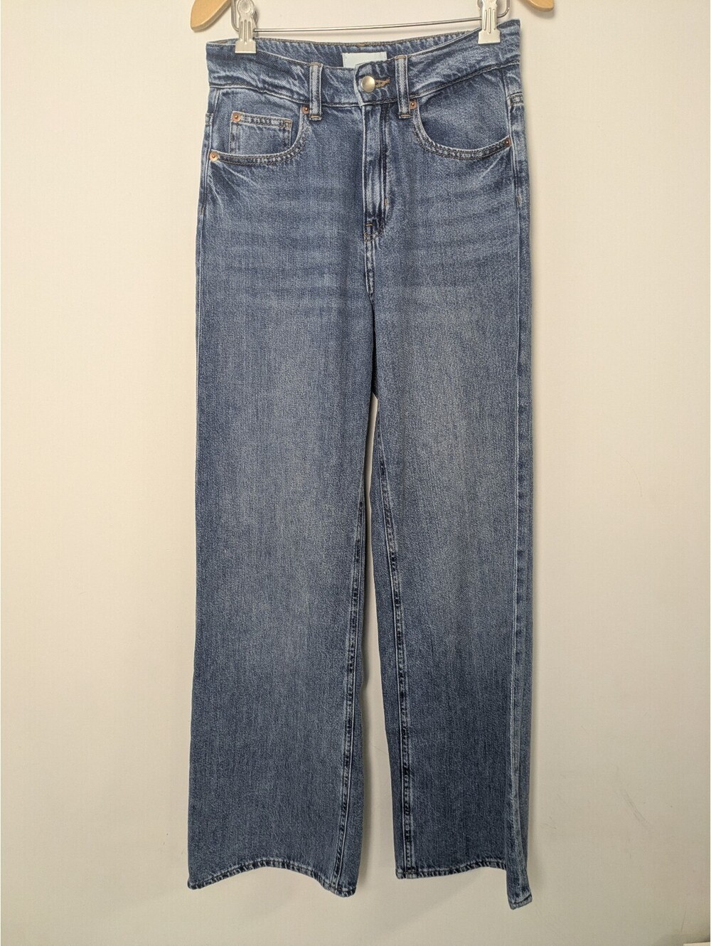 H&M Medium Wash Wide Leg Jeans – Size US 2 High Waisted Tapered Denim